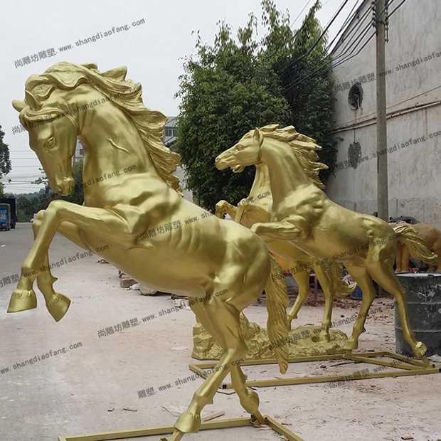 电镀玻璃钢马雕塑2