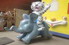 【卡通动物】老虎骑大象玻璃钢雕塑隆重登场，为了纪念那个欢快的时刻