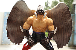 【游戏电玩人物】大翼战士——恶魔仁雕塑摆件，究竟是风间仁雕塑还是三岛仁八雕塑？