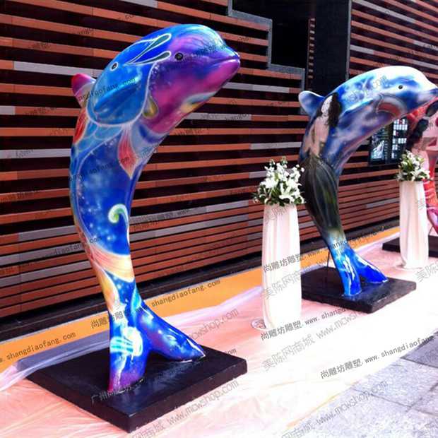 玻璃钢彩绘海豚雕塑1