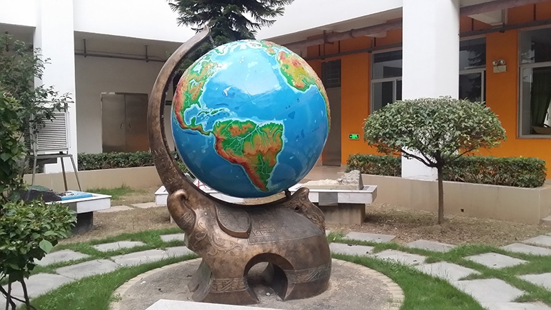 学校中国地图世界地图地球仪玻璃钢雕塑文化教育摆件